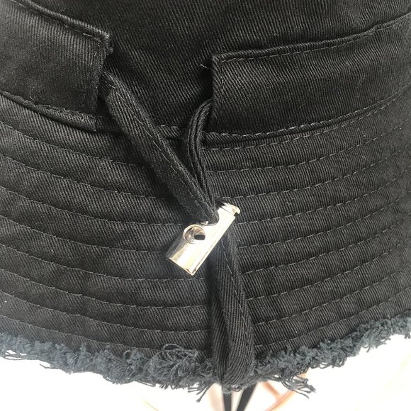 NWT Jacquemus bucket hat in black - Picture 8 of 12